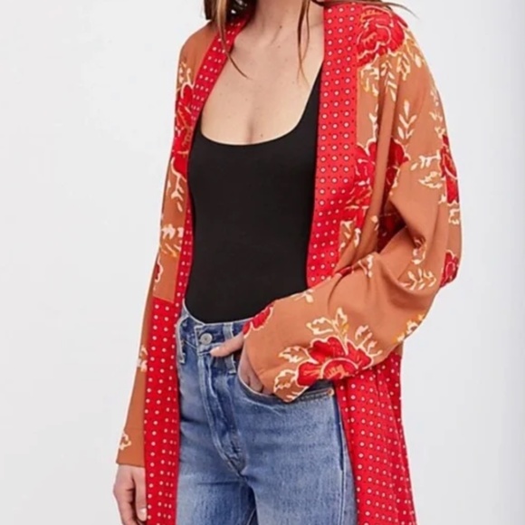 FREE PEOPLE Forget Me Not Kimono Robe Red Floral Print - Size S/P - Picture 1 of 7